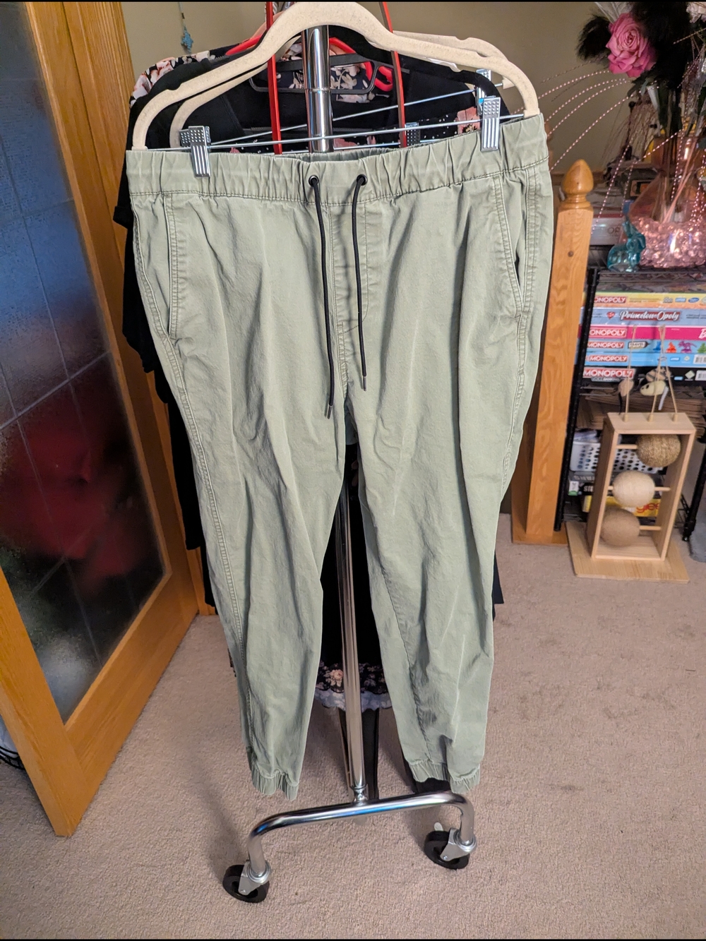 Old Navy Light Sage Green Drawstring Modern Jogger Pants L